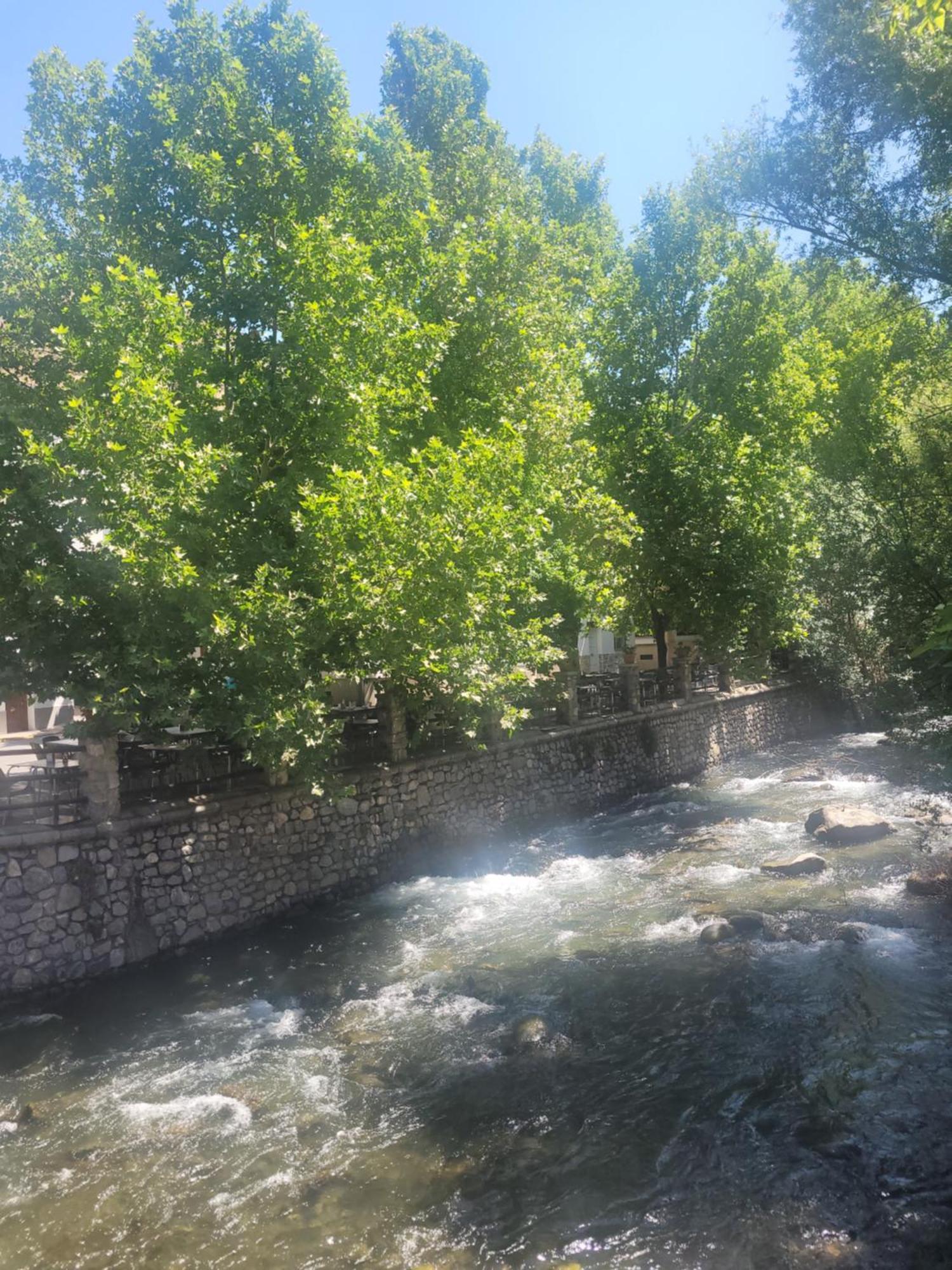 Apartamentos Pinos Genil Buitenkant foto